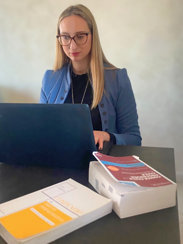 redazione tesi di laurea in giurisprudenza
